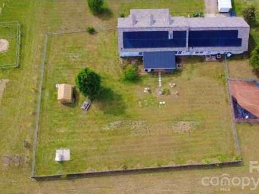 2107 Jenkins Printing Drive, Newton, NC 28658.  MLS# CAR4373071, YatesRealty ID 19063. 