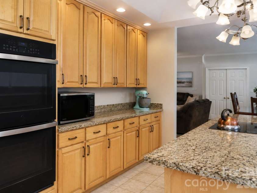 2107 Jenkins Printing Drive, Newton, NC 28658.  MLS# CAR4373071, YatesRealty ID 19063. 