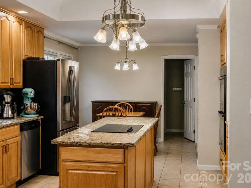 2107 Jenkins Printing Drive, Newton, NC 28658.  MLS# CAR4373071, YatesRealty ID 19063. 