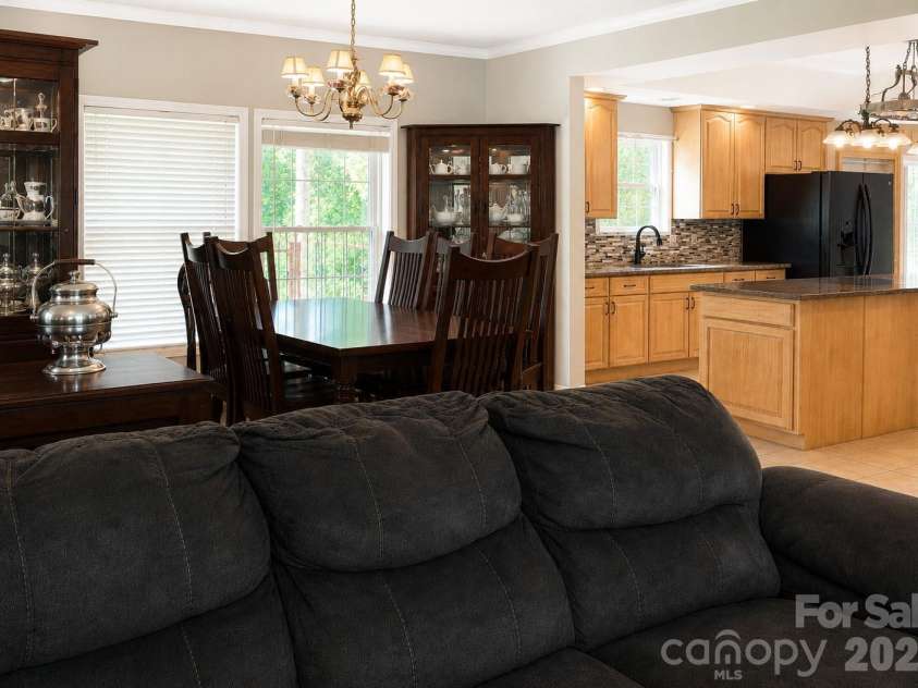 2107 Jenkins Printing Drive, Newton, NC 28658.  MLS# CAR4373071, YatesRealty ID 19063. 