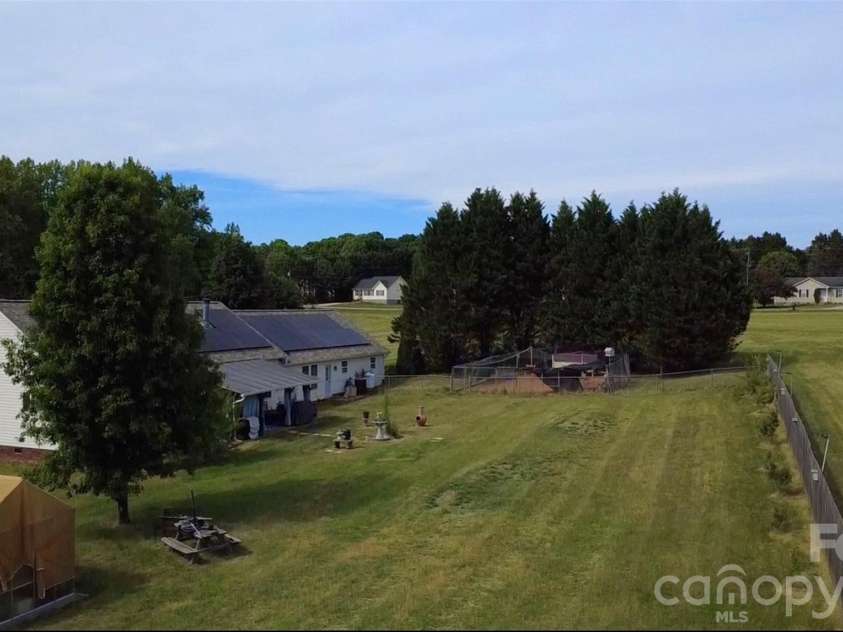 2107 Jenkins Printing Drive, Newton, NC 28658.  MLS# CAR4373071, YatesRealty ID 19063. 