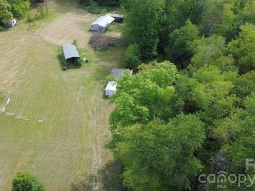 2107 Jenkins Printing Drive, Newton, NC 28658.  MLS# CAR4373071, YatesRealty ID 19063. 
