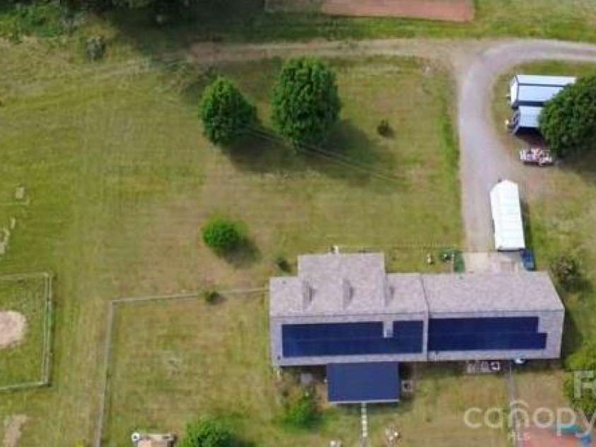 2107 Jenkins Printing Drive, Newton, NC 28658.  MLS# CAR4373071, YatesRealty ID 19063. 