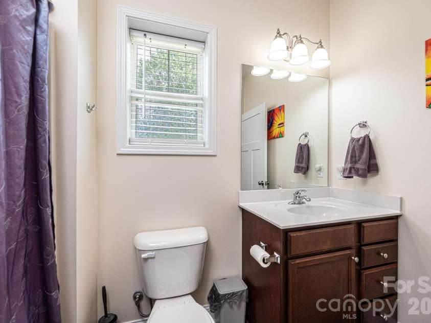1092 33rd Avenue Loop, Hickory, NC 28601.  MLS# CAR4377843, YatesRealty ID 19064. 