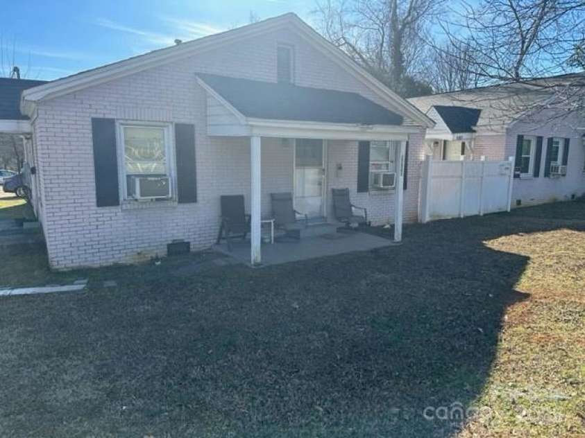 3516 The Plaza, Charlotte, NC 28205.  MLS# CAR4281086, YatesRealty ID 19064. 