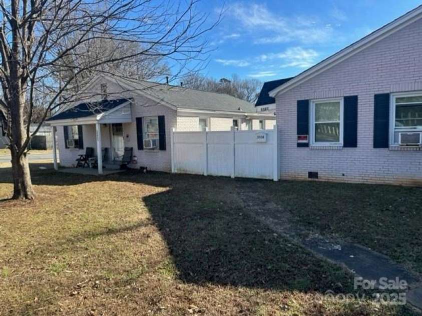 3516 The Plaza, Charlotte, NC 28205.  MLS# CAR4281086, YatesRealty ID 19064. 