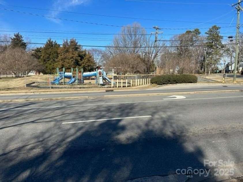 3516 The Plaza, Charlotte, NC 28205.  MLS# CAR4281086, YatesRealty ID 19064. 