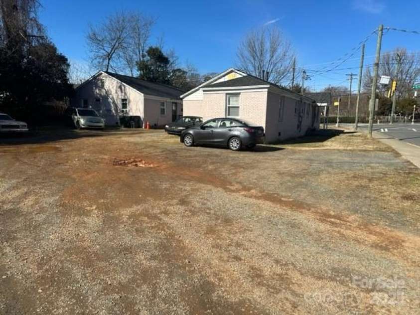 3516 The Plaza, Charlotte, NC 28205.  MLS# CAR4281086, YatesRealty ID 19064. 