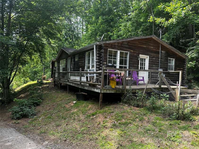 193 Green Cove Road, Bakersville, NC 28705.  MLS# CAR4267864, YatesRealty ID 19065. 