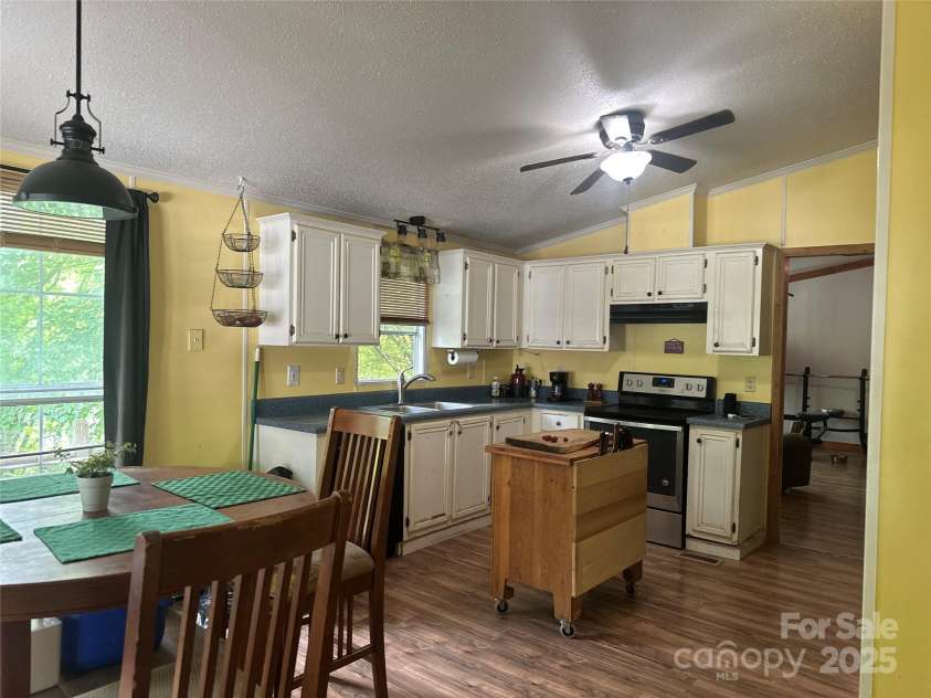 193 Green Cove Road, Bakersville, NC 28705.  MLS# CAR4267864, YatesRealty ID 19065. 