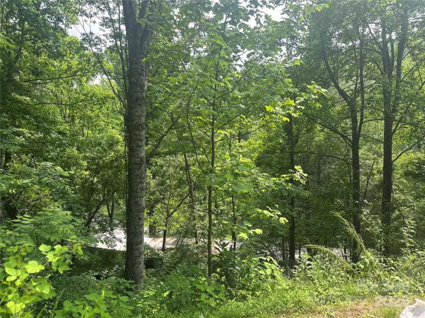 193 Green Cove Road, Bakersville, NC 28705.  MLS# CAR4267864, YatesRealty ID 19065. 