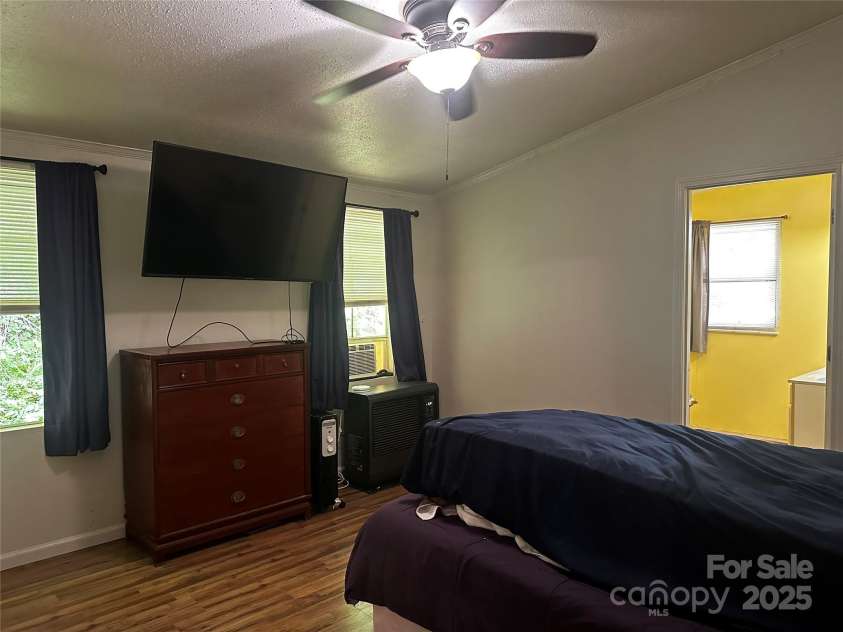 193 Green Cove Road, Bakersville, NC 28705.  MLS# CAR4267864, YatesRealty ID 19065. 