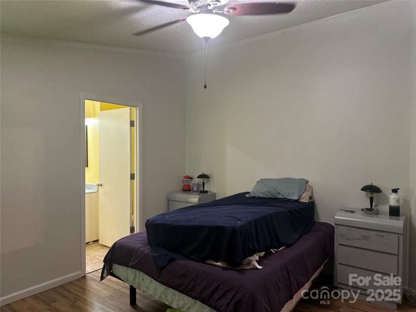 193 Green Cove Road, Bakersville, NC 28705.  MLS# CAR4267864, YatesRealty ID 19065. 