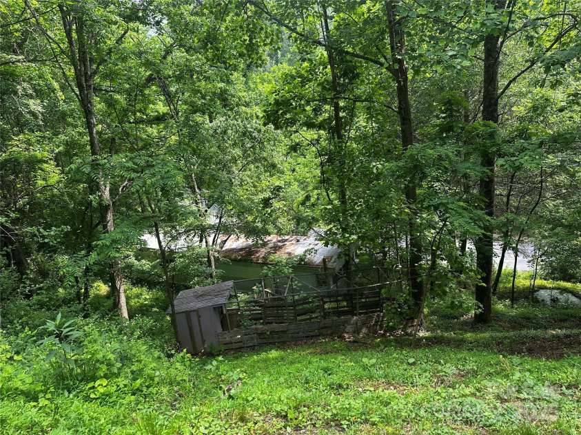 193 Green Cove Road, Bakersville, NC 28705.  MLS# CAR4267864, YatesRealty ID 19065. 