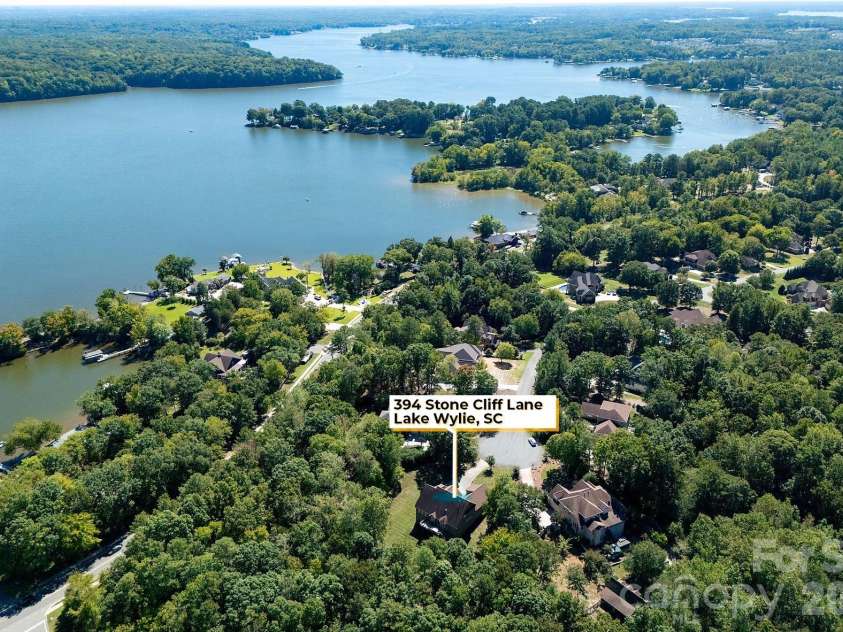 394 Stone Cliff Lane, Lake Wylie, SC 29710.  MLS# CAR4360878, YatesRealty ID 19066. 