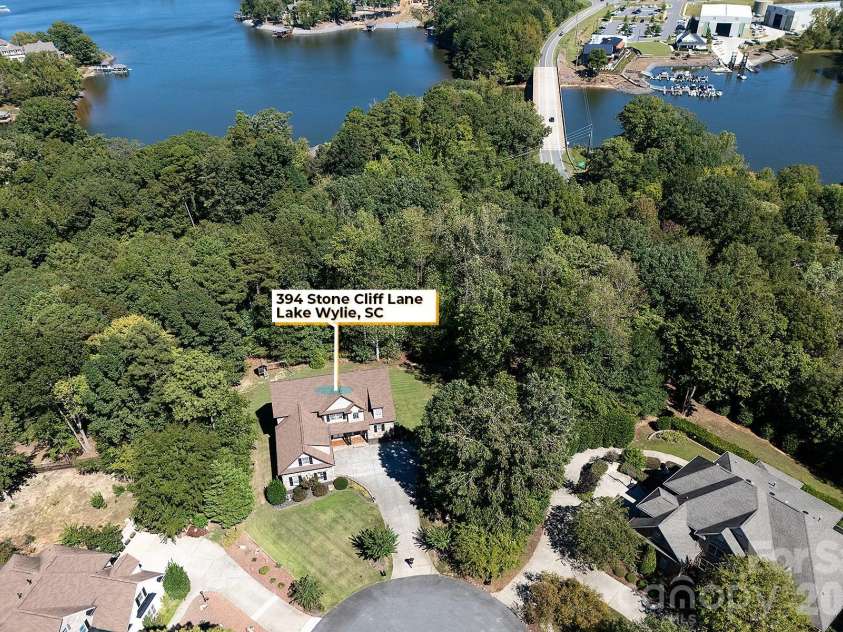 394 Stone Cliff Lane, Lake Wylie, SC 29710.  MLS# CAR4360878, YatesRealty ID 19066. 