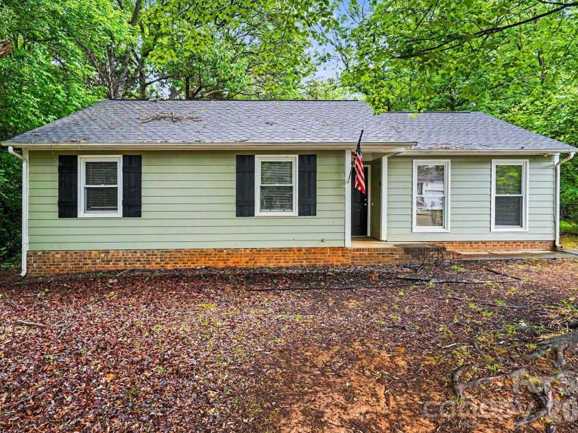 10107 Cromarty Lane, Mint Hill, NC 28227.  MLS# CAR4376924, YatesRealty ID 19067. 