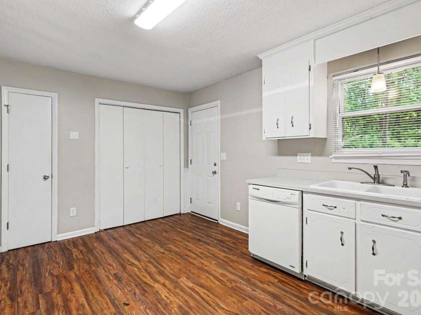 10107 Cromarty Lane, Mint Hill, NC 28227.  MLS# CAR4376924, YatesRealty ID 19067. 