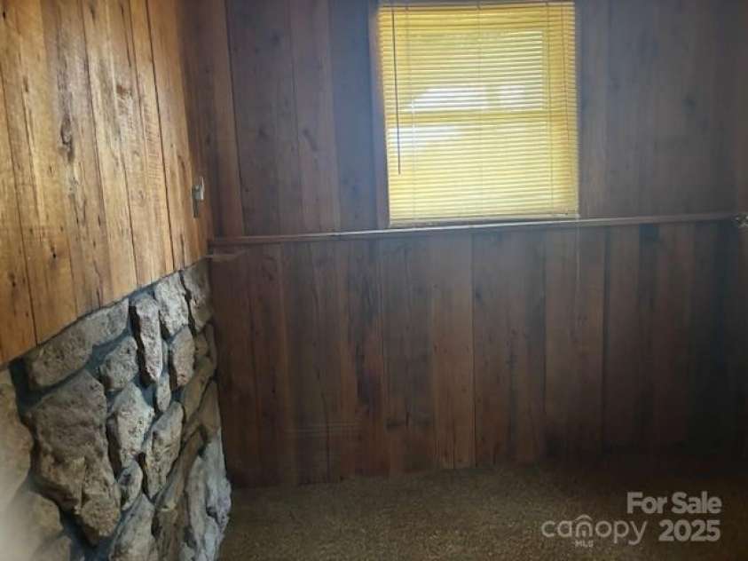 417 Sunset Farm Road, Sylva, NC 28779.  MLS# CAR4270130, YatesRealty ID 19068. 