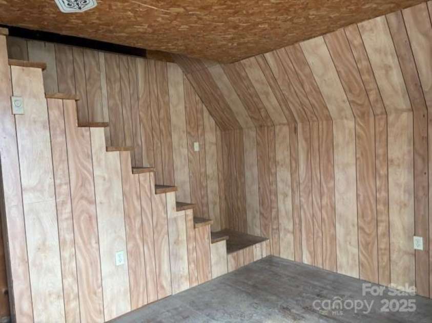 417 Sunset Farm Road, Sylva, NC 28779.  MLS# CAR4270130, YatesRealty ID 19068. 