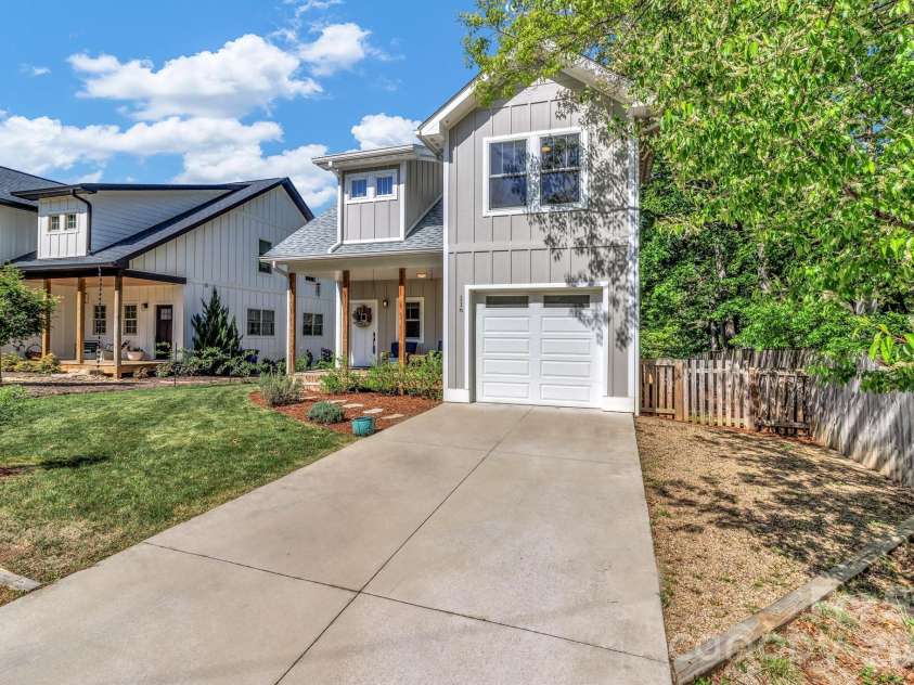 116 Craggy Street, Black Mountain, NC 28711.  MLS# CAR4373163, YatesRealty ID 19069. 