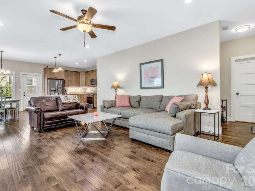 116 Craggy Street, Black Mountain, NC 28711.  MLS# CAR4373163, YatesRealty ID 19069. 