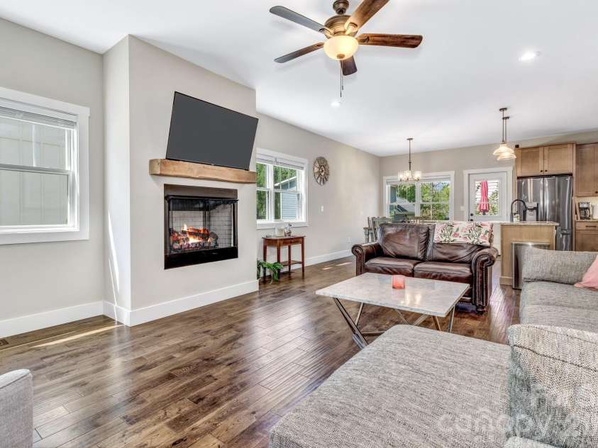 116 Craggy Street, Black Mountain, NC 28711.  MLS# CAR4373163, YatesRealty ID 19069. 