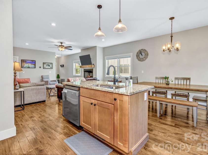 116 Craggy Street, Black Mountain, NC 28711.  MLS# CAR4373163, YatesRealty ID 19069. 