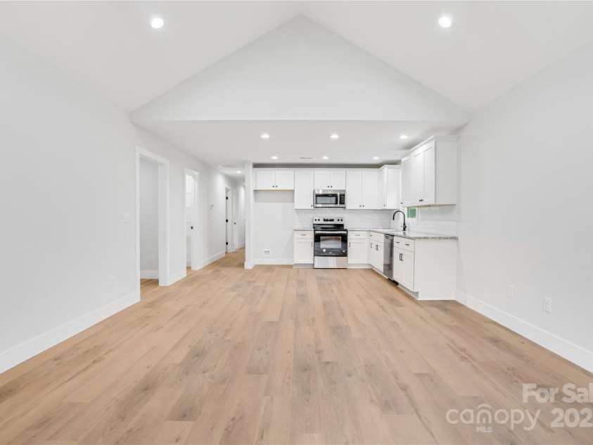 452 Duncan Street, Spartanburg, SC 29306.  MLS# CAR4269846, YatesRealty ID 19069. 