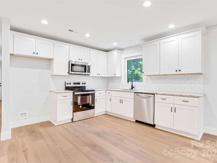 452 Duncan Street, Spartanburg, SC 29306.  MLS# CAR4269846, YatesRealty ID 19069. 