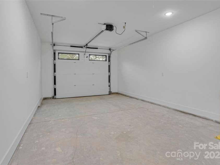 452 Duncan Street, Spartanburg, SC 29306.  MLS# CAR4269846, YatesRealty ID 19069. Garage