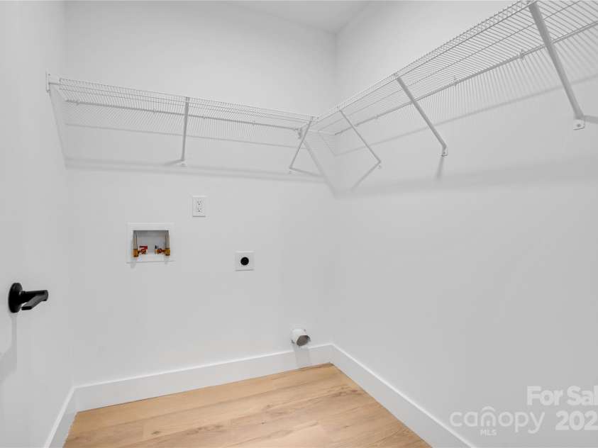 452 Duncan Street, Spartanburg, SC 29306.  MLS# CAR4269846, YatesRealty ID 19069. Laundry room