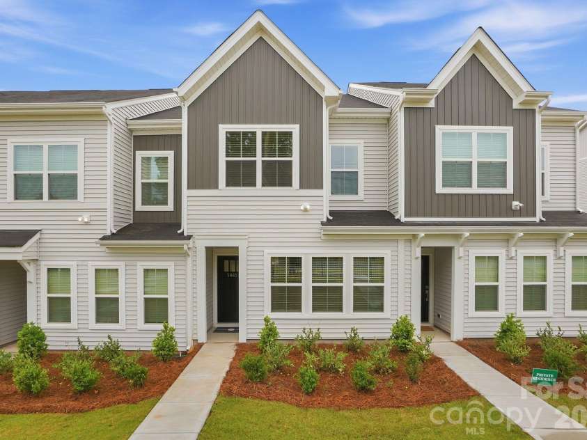 5865 Tuckaseegee Road, Charlotte, NC 28208.  MLS# CAR4401600, YatesRealty ID 1907. 