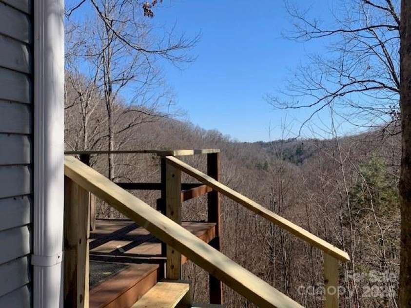 60 LAKEMONT COTTAGE Trail, Flat Rock, NC 28739.  MLS# CAR4233288, YatesRealty ID 1907. 