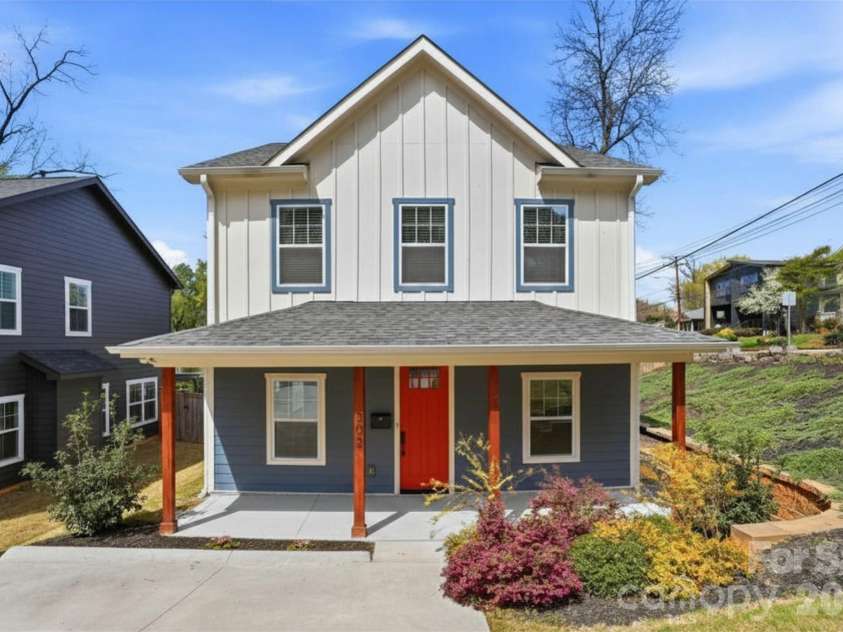 302 Lima Avenue, Charlotte, NC 28208.  MLS# CAR4363412, YatesRealty ID 19070. 