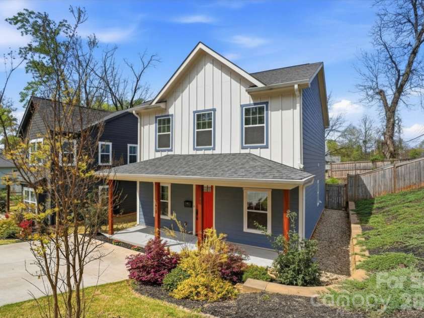 302 Lima Avenue, Charlotte, NC 28208.  MLS# CAR4363412, YatesRealty ID 19070. 