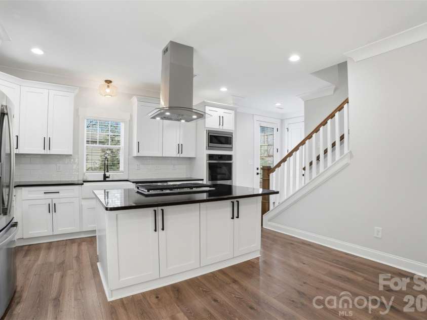 302 Lima Avenue, Charlotte, NC 28208.  MLS# CAR4363412, YatesRealty ID 19070. Beautiful LVP flooring