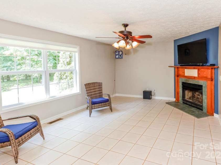 189 Greenhill Ridge Drive, Rutherfordton, NC 28139.  MLS# CAR4270238, YatesRealty ID 19071. 