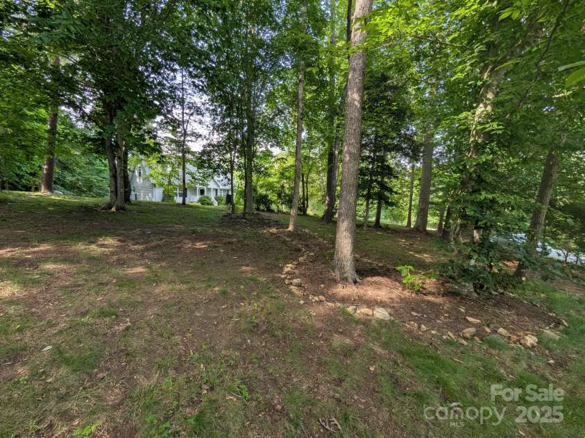 189 Greenhill Ridge Drive, Rutherfordton, NC 28139.  MLS# CAR4270238, YatesRealty ID 19071. More pictures of the fenced in yard