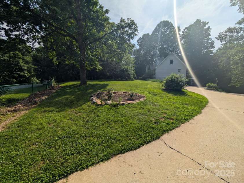 189 Greenhill Ridge Drive, Rutherfordton, NC 28139.  MLS# CAR4270238, YatesRealty ID 19071. More pictures of the fenced in yard/driveway