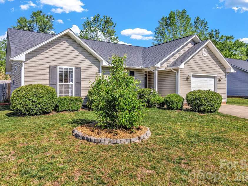 58 Sunberry Trail, Fletcher, NC 28732.  MLS# CAR4371810, YatesRealty ID 19071. 