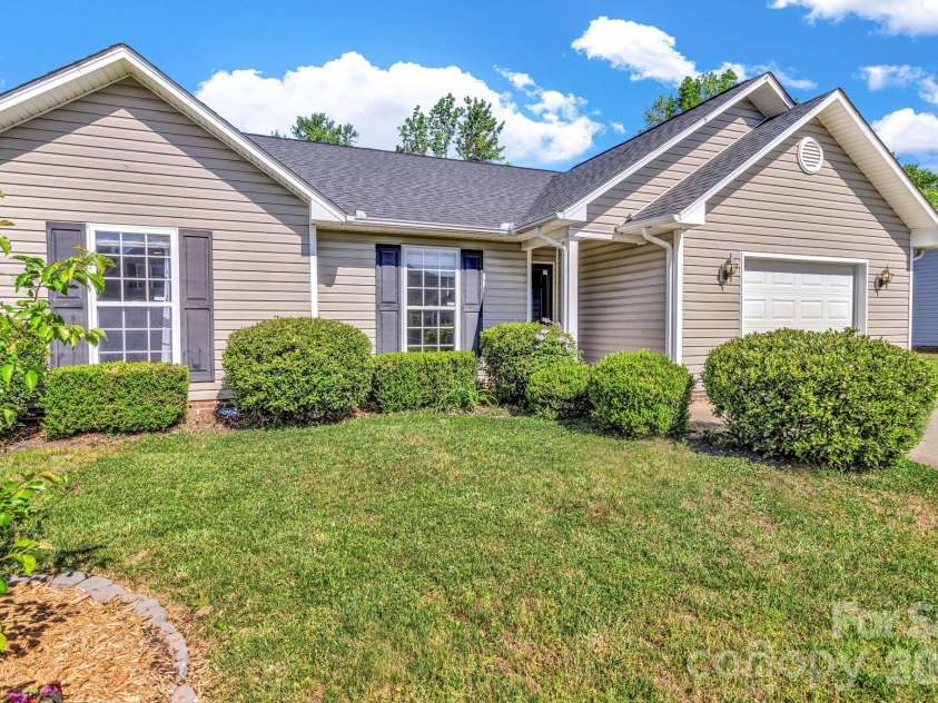 58 Sunberry Trail, Fletcher, NC 28732.  MLS# CAR4371810, YatesRealty ID 19071. 