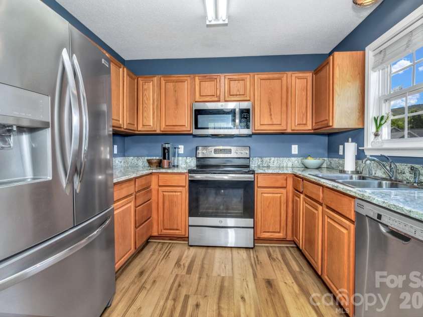 58 Sunberry Trail, Fletcher, NC 28732.  MLS# CAR4371810, YatesRealty ID 19071. 