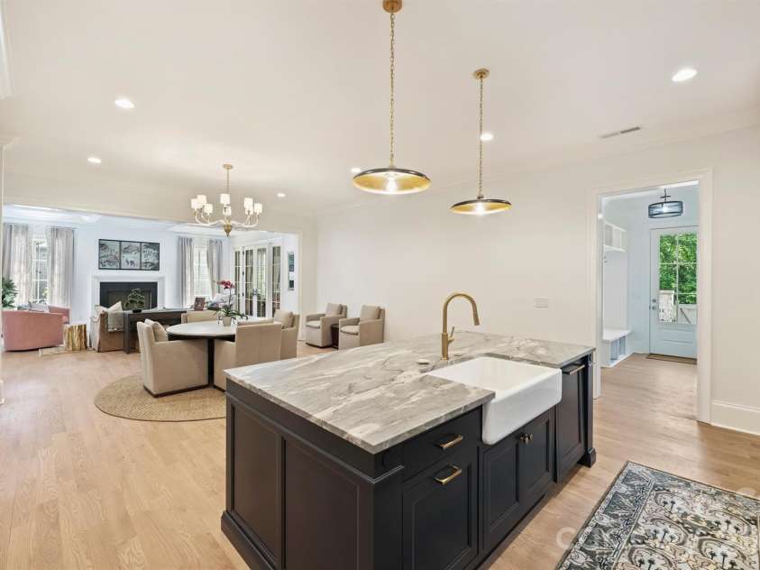 3119 Knowlton Lane, Charlotte, NC 28205.  MLS# CAR4374422, YatesRealty ID 19073. 