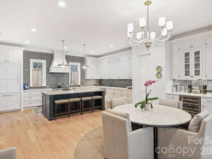 3119 Knowlton Lane, Charlotte, NC 28205.  MLS# CAR4374422, YatesRealty ID 19073. 