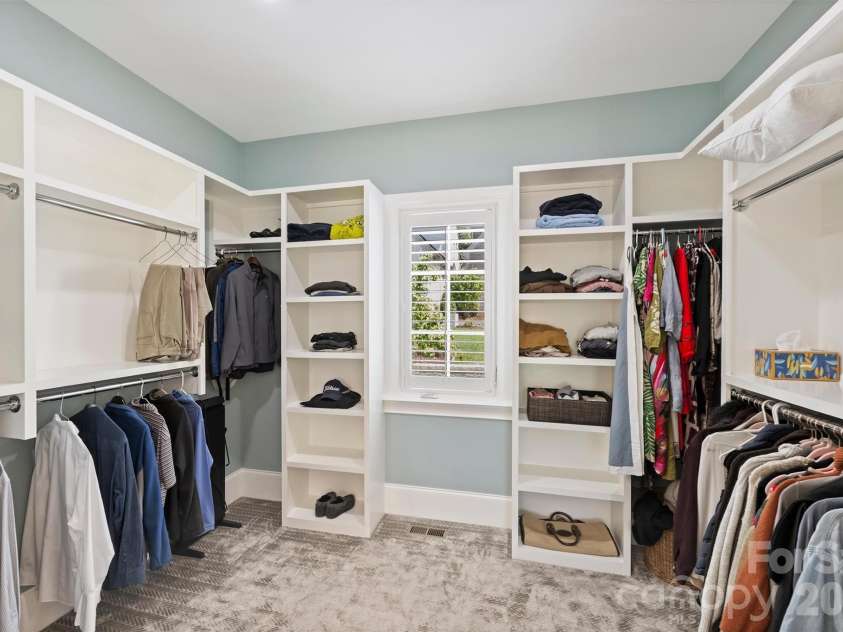 3119 Knowlton Lane, Charlotte, NC 28205.  MLS# CAR4374422, YatesRealty ID 19073. Primary Closet