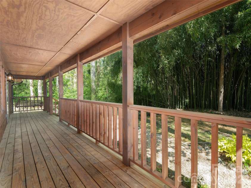 30 Kanuga Heights Lane, Hendersonville, NC 28739.  MLS# CAR4378922, YatesRealty ID 19074. 