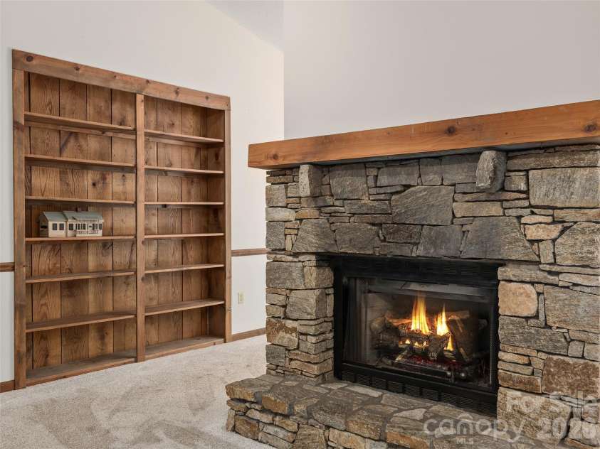 30 Kanuga Heights Lane, Hendersonville, NC 28739.  MLS# CAR4378922, YatesRealty ID 19074. 