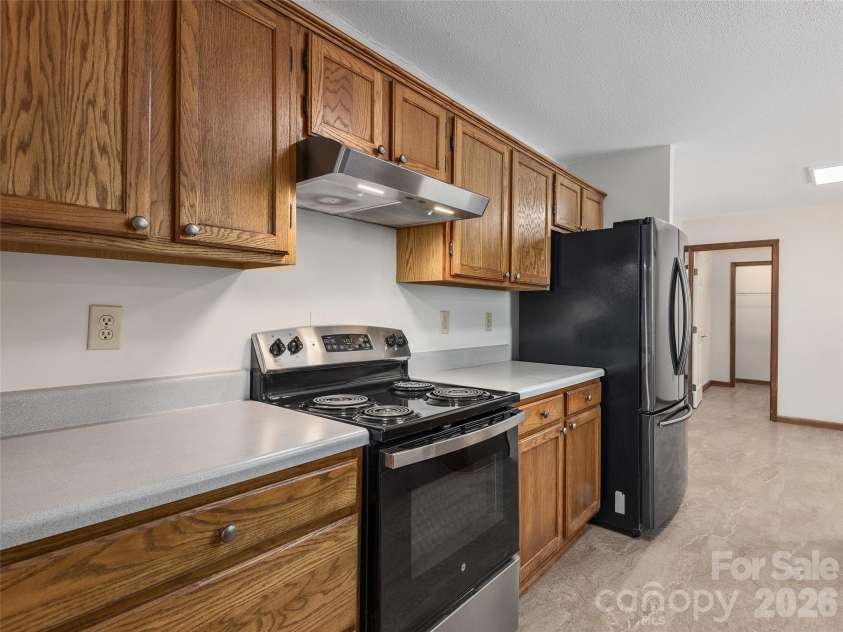 30 Kanuga Heights Lane, Hendersonville, NC 28739.  MLS# CAR4378922, YatesRealty ID 19074. 