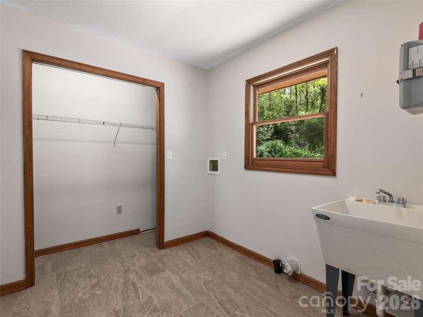 30 Kanuga Heights Lane, Hendersonville, NC 28739.  MLS# CAR4378922, YatesRealty ID 19074. 